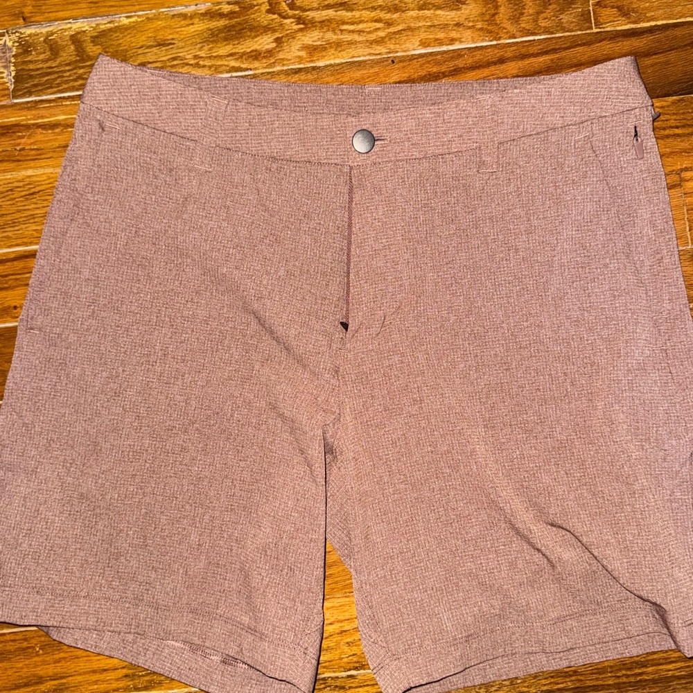 lululemon athletica Men’s Black Flat Front Shorts